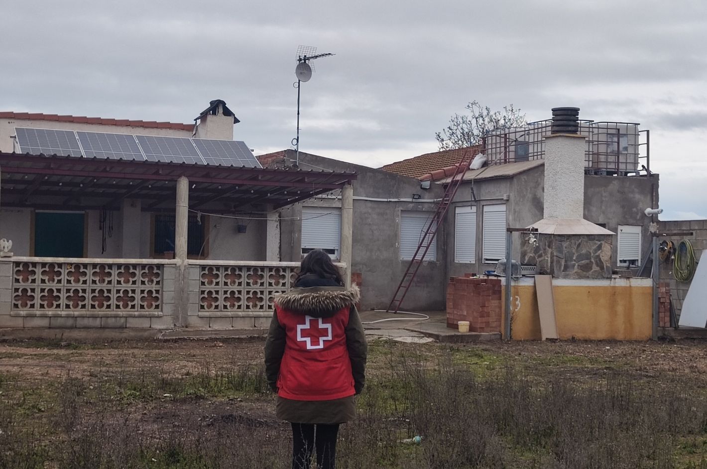 Placas solares: un rayo de esperanza para familias vulnerables