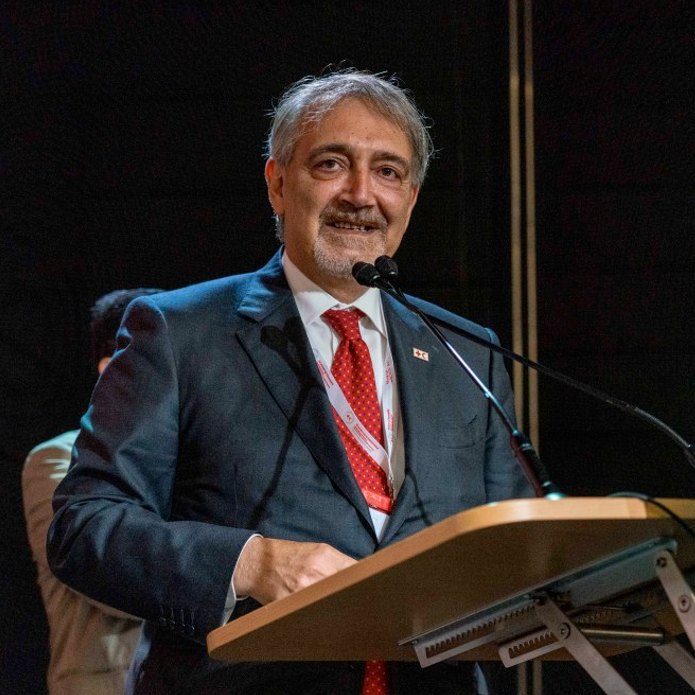 La Federació Internacional de la Creu Roja continua avançant