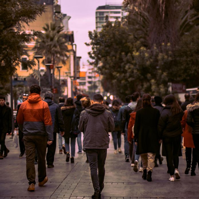 Fundación Cruz Roja Española analiza el impacto del envejecimiento o la migración en su ciclo de conversaciones