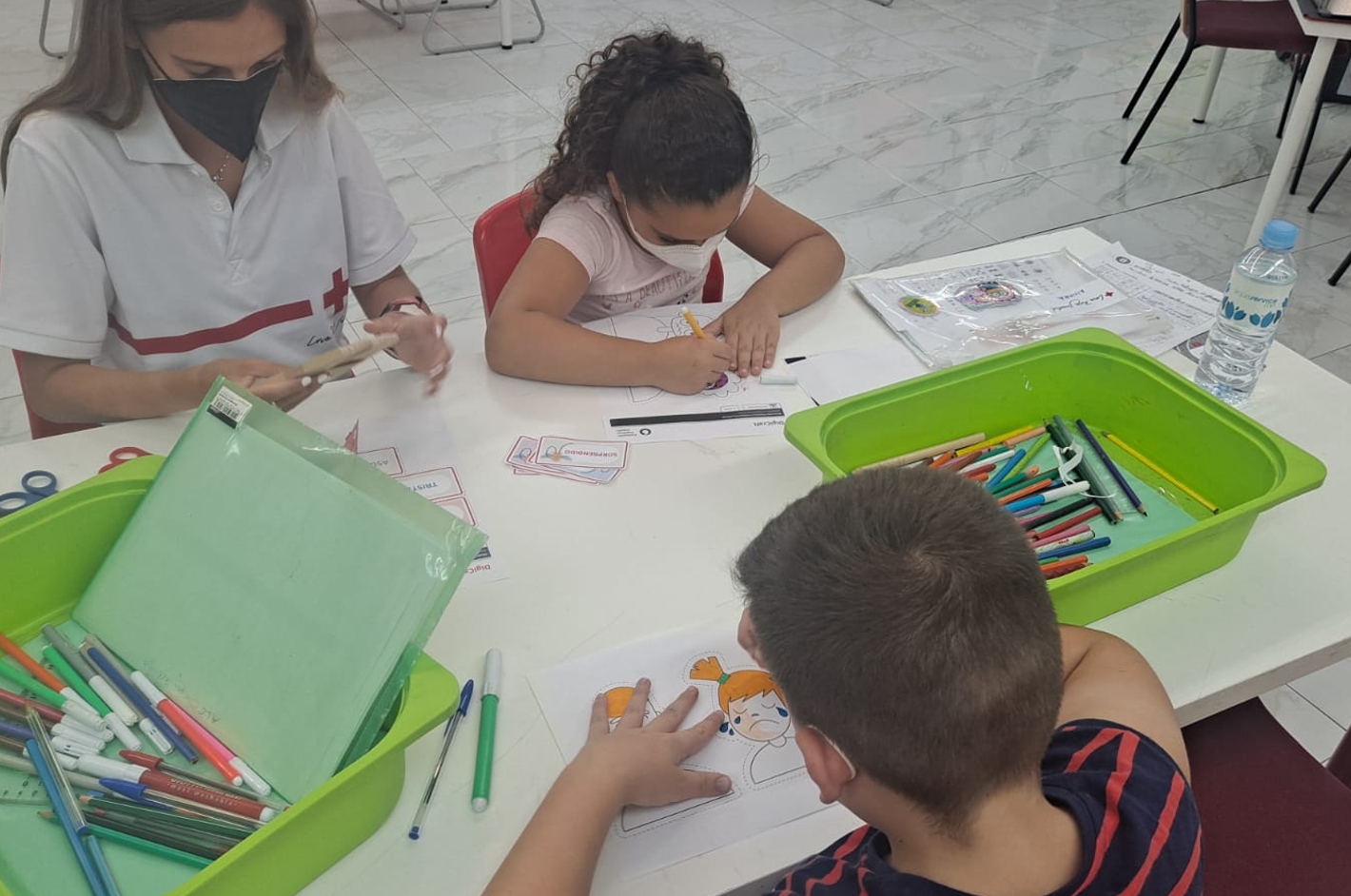 Un lápiz y un cuaderno para cambiar el futuro